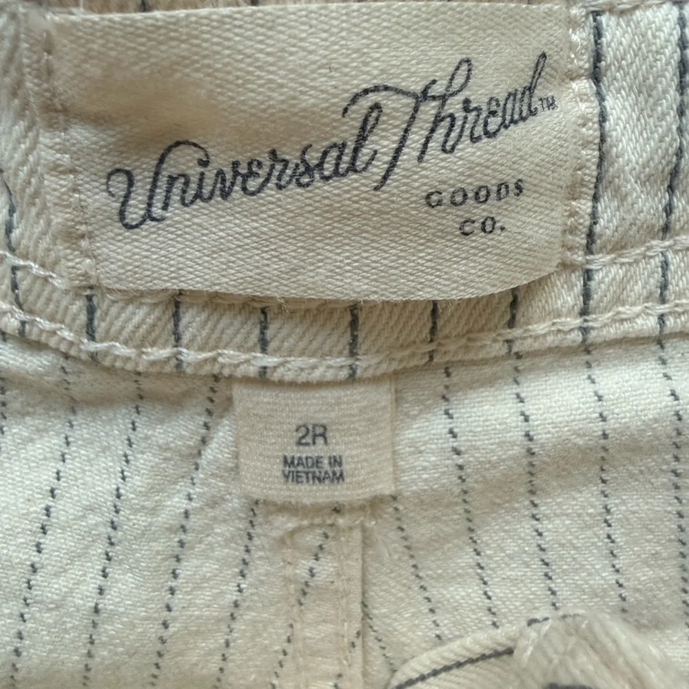 Universal Thread women’s Pinstriped Khaki wide leg, high rise - Picture 3 of 10